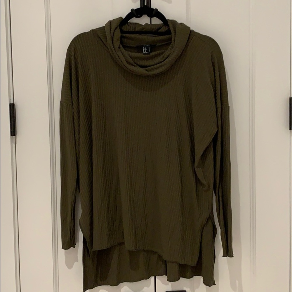 Green Cowl Neck Top 💚